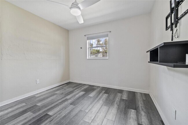 Building Photo - 4401 10th Ave S