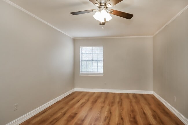 Building Photo - 461 Stephen F Austin Dr