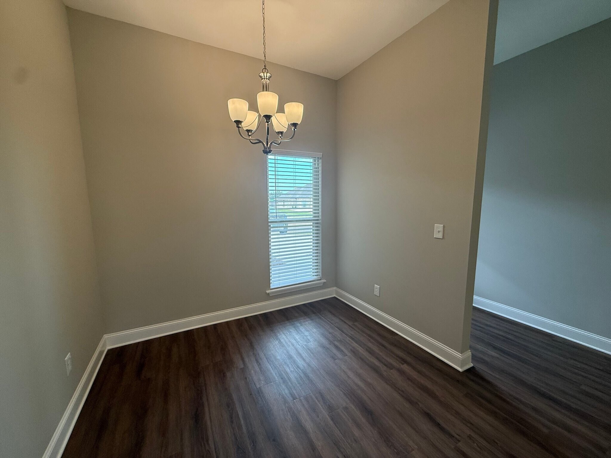 Building Photo - 110 Madisonville Dr