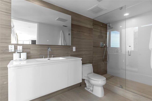 Building Photo - 1331 Brickell Bay Dr