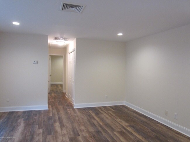 Building Photo - 22 Lasatta Ave
