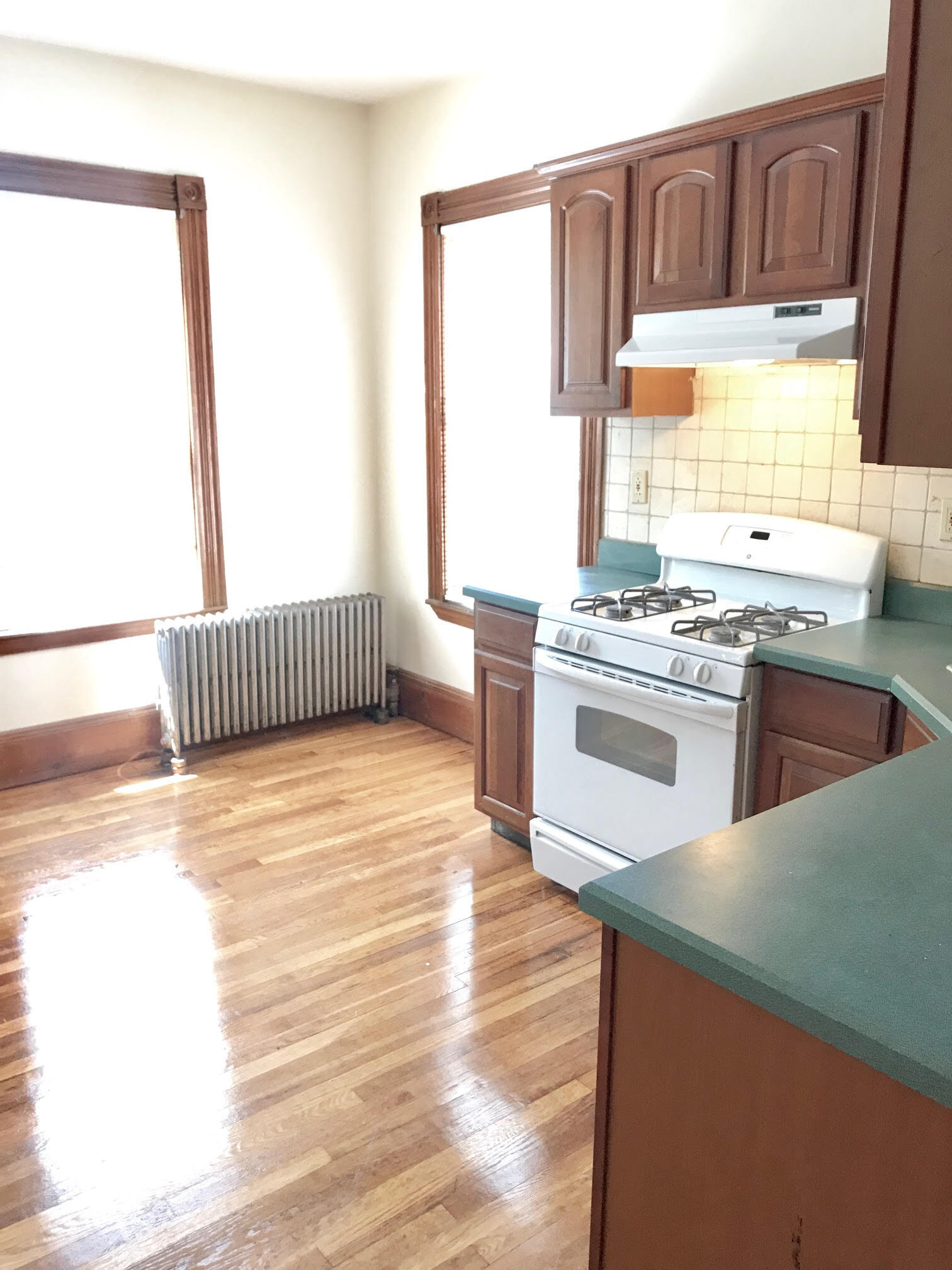 Building Photo - 336 Centre St