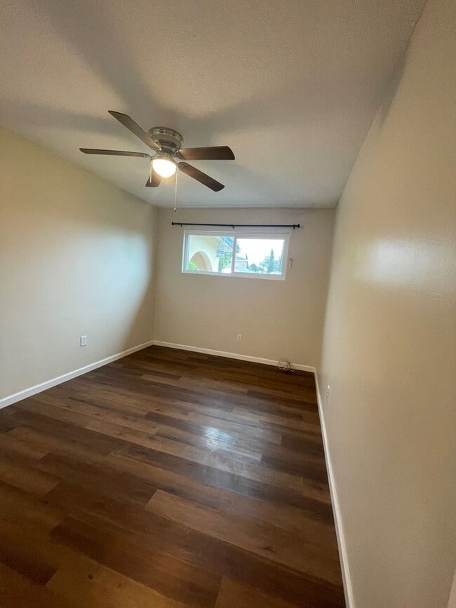 Building Photo - Beautifully Upgraded 3bed 2 bath Front House