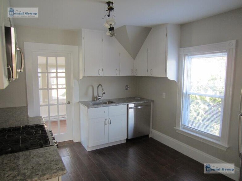 Building Photo - 26 Rand St