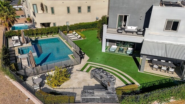 Building Photo - Distinctive Fully Furnished Estate in The Canyons!