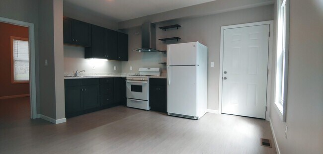 Kitchen - 58 Paine St