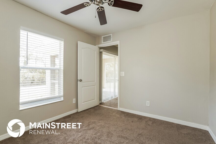 Building Photo - 769 Gaylord Ave S