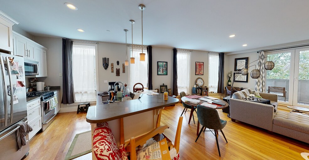 Primary Photo - 164 Hampshire St