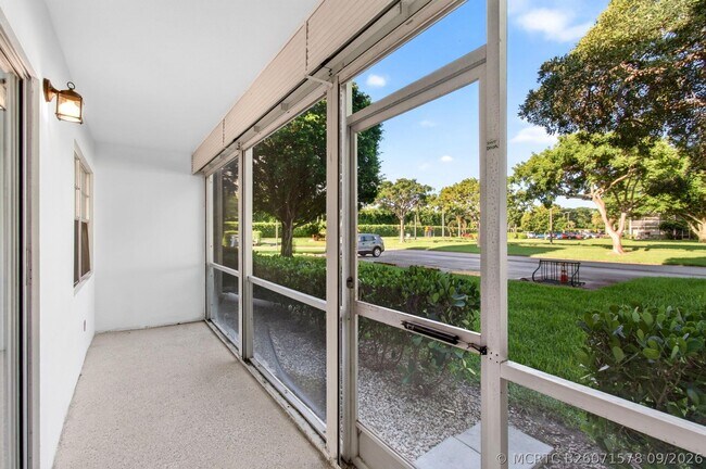 Building Photo - 45 Dorset B