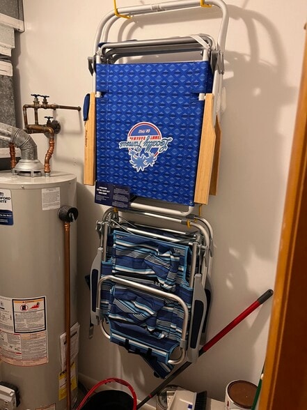 4 beach chairs - 2 N Frontenac Ave