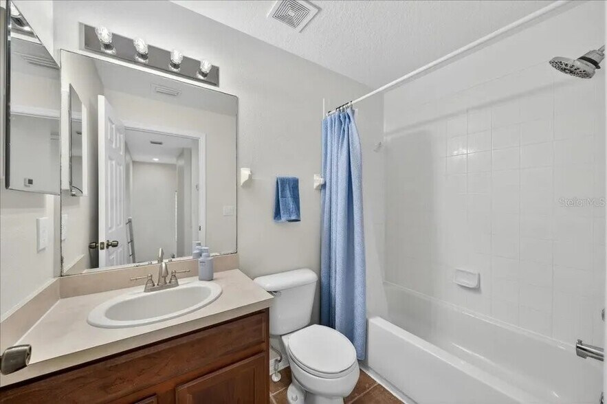 Building Photo - 11607 Colony Lake Dr