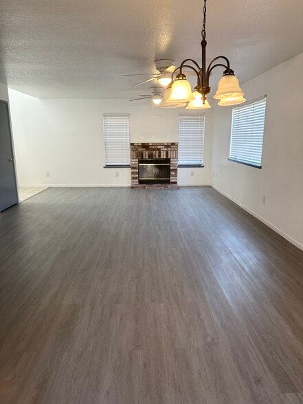 Building Photo - 3661 La Mancha Pl