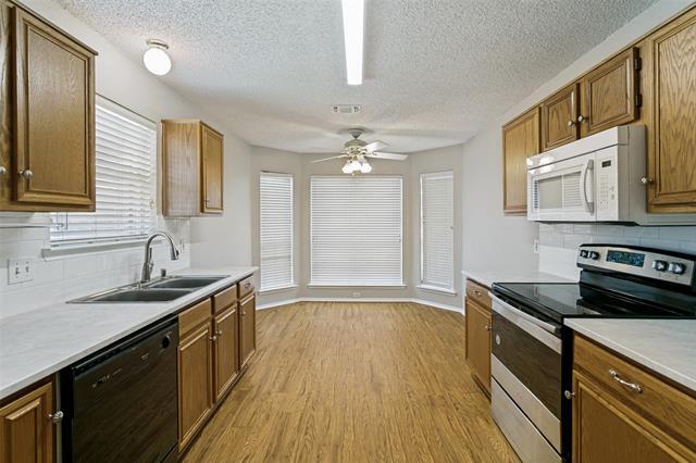 Building Photo - 10820 Pebblecreek Ct