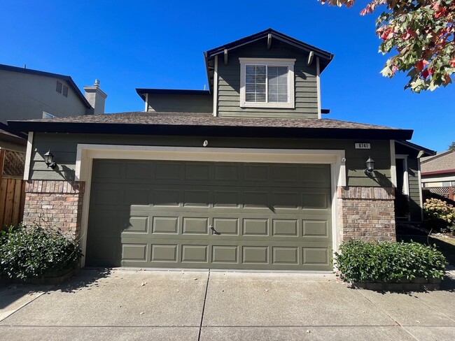 Building Photo - Updated 4 Bedroom 3 Bathroom Single Family...