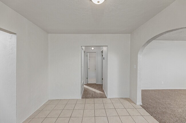 Building Photo - 1416 NW Arlington Ave