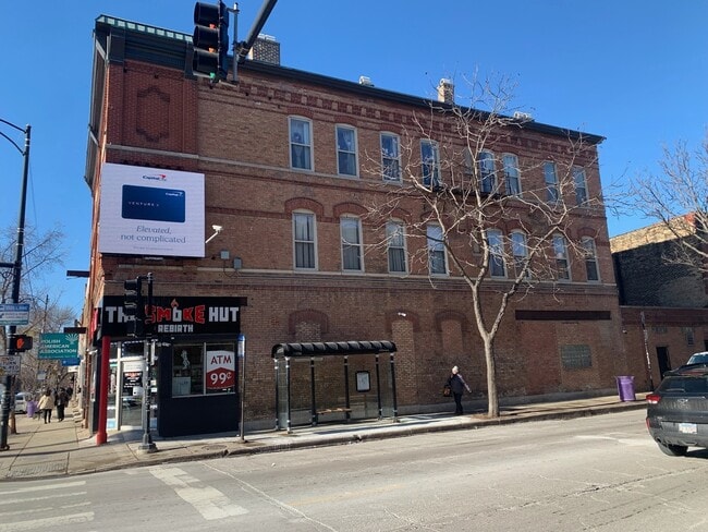 Building Photo - 2002 W Chicago Ave