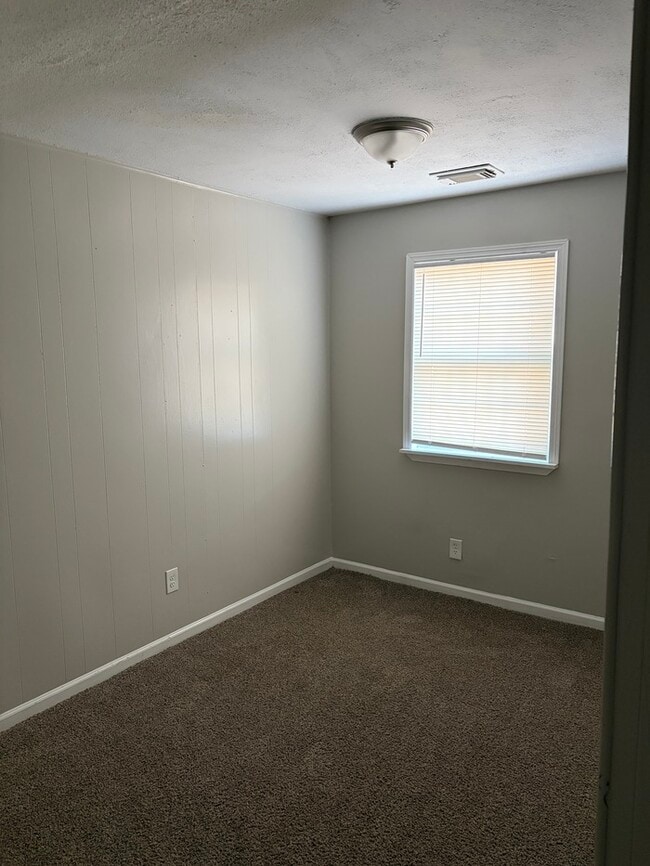 Building Photo - 10801 Excalibur Dr