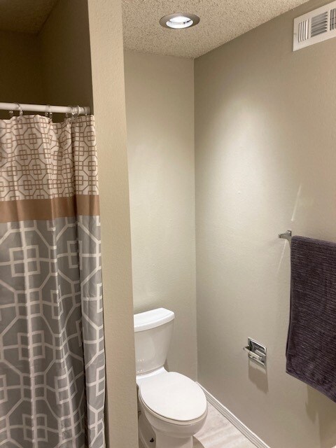 Building Photo - 4715 SE Adams Blvd