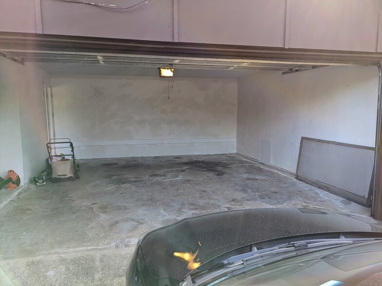 Garage - 1855 Sandy Ridge Ct