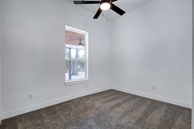 Building Photo - 2425 Monterey St