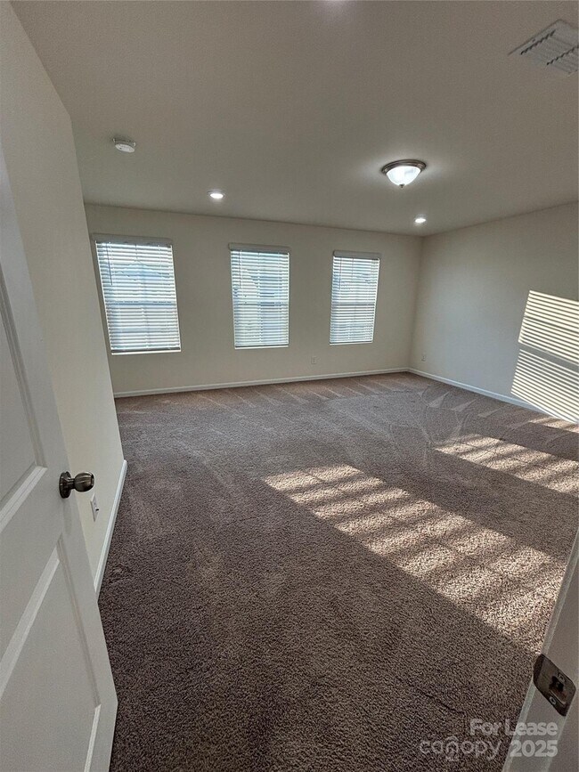 Building Photo - 1449 Harleston St