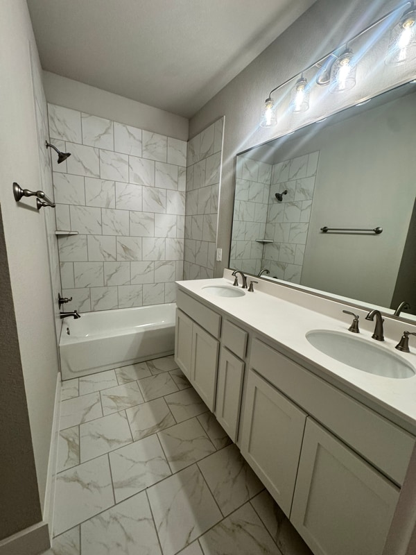 Building Photo - 632 Mooney Dr