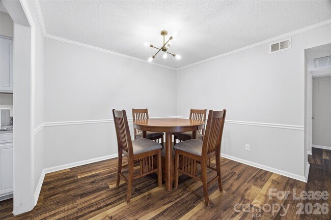 Building Photo - 4739 Hedgemore Dr