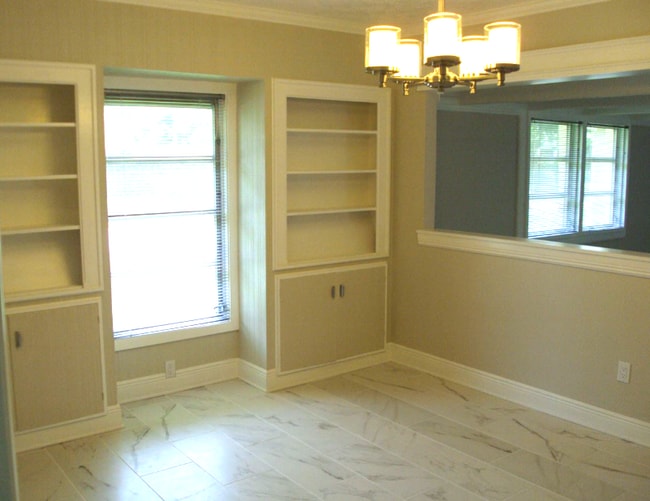 Building Photo - 2490 Harrison Ave