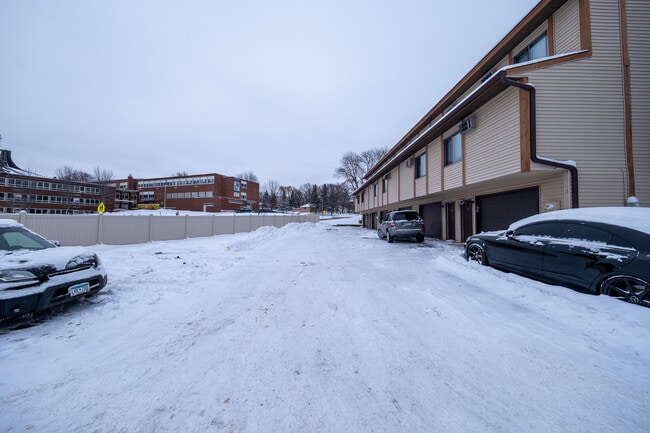 Building Photo - 1637 Christie Pl