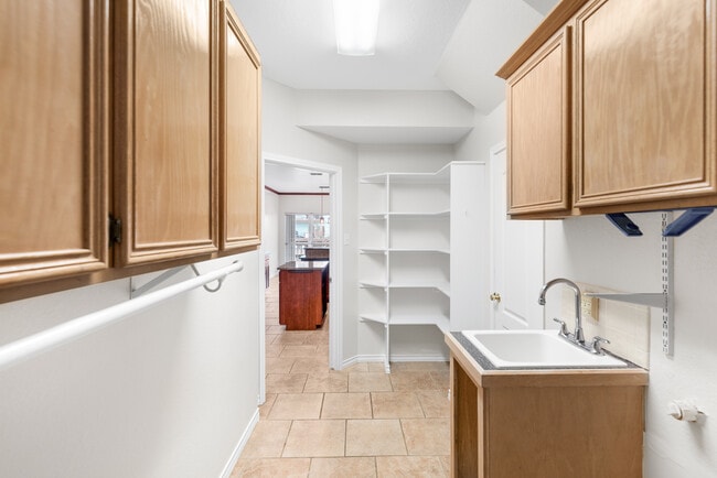 Building Photo - 15325 Cartagena Ct