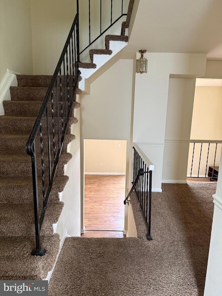 Building Photo - 9 Autumn Hill Way