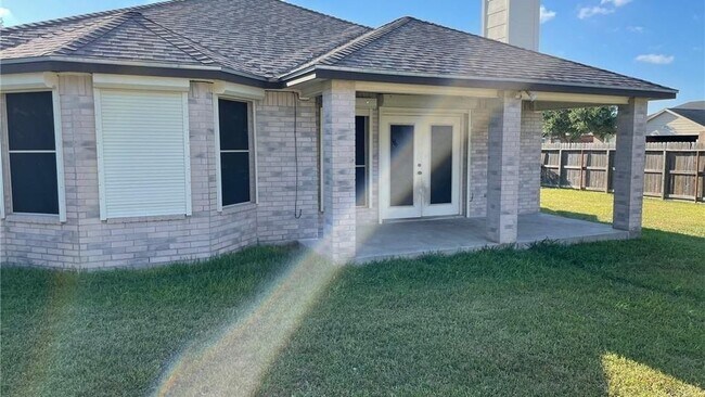 Building Photo - 7902 Snake River Dr