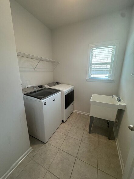 Building Photo - 7660 Easton Valley Ln