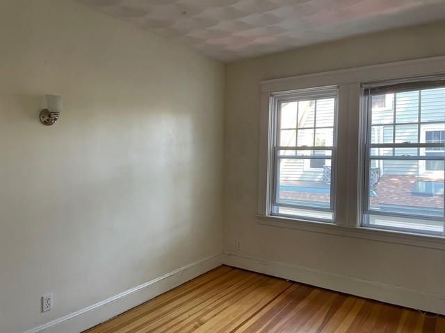 Building Photo - 443 River Ave