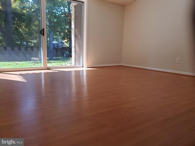 Building Photo - 11627 Vantage Hill Rd