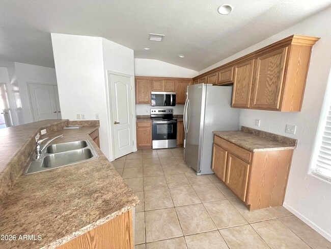 Building Photo - 4981 E Catalina Ct