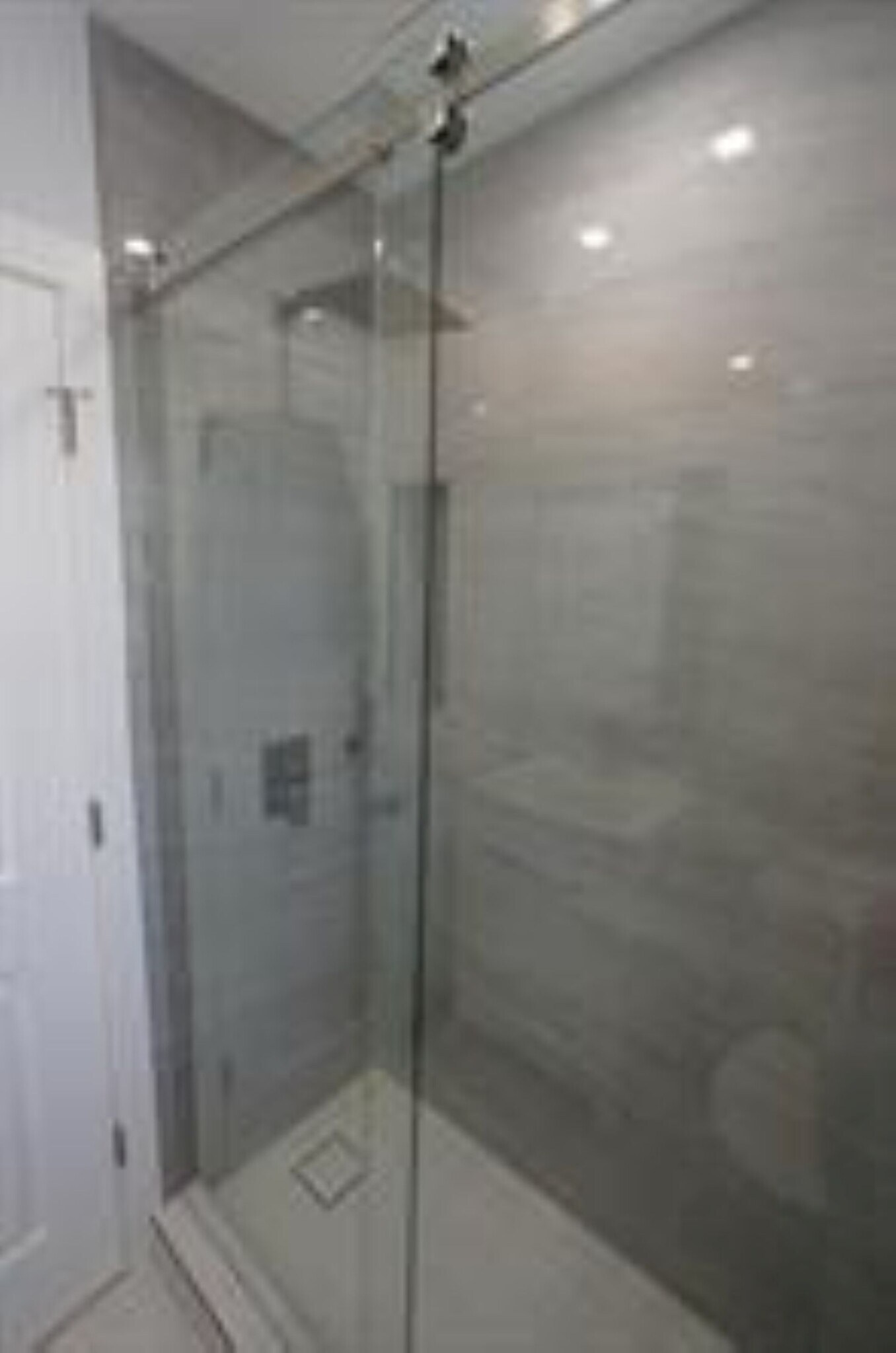 Building Photo - 631 NE 17th Way