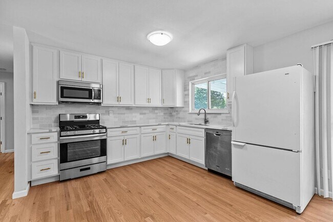 Building Photo - 2629 Glenoak Dr