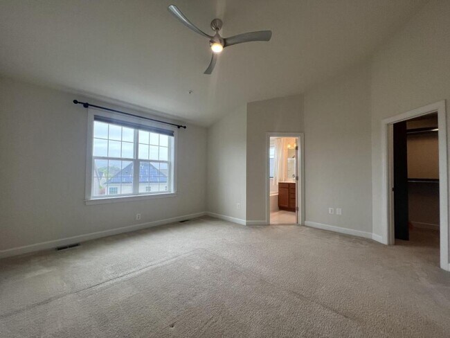 Building Photo - 2101 St Josephs Dr