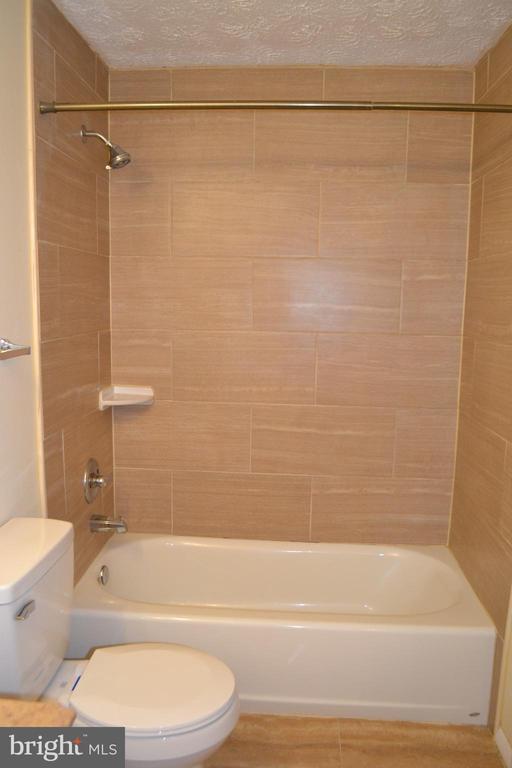 Building Photo - 8349 Windfall Rd