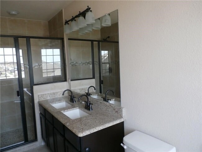 Building Photo - 5001 Sanger Cir Dr