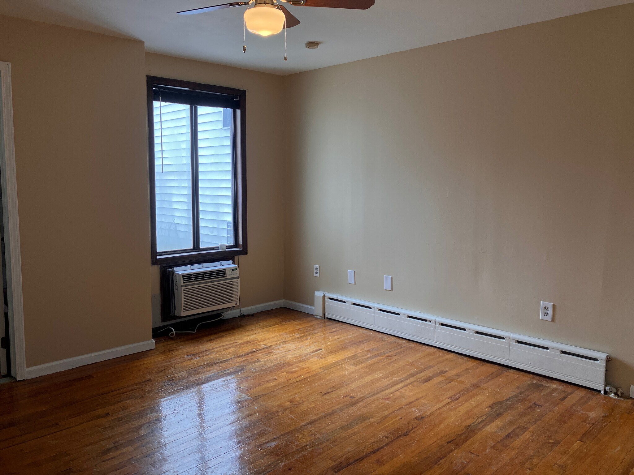 Building Photo - 121 20th St