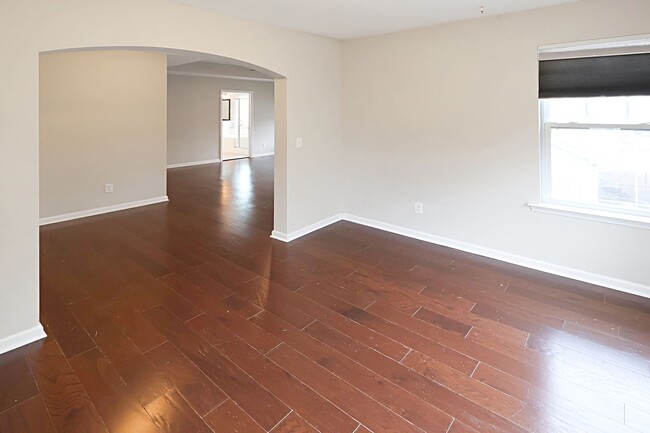 Building Photo - Stunning & Spacious 4 Bedroom Home in Highland Falls Community