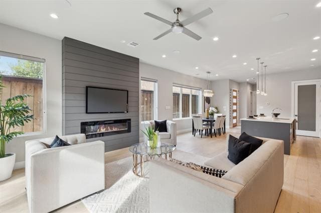 Building Photo - 2228 Wycliff Ave