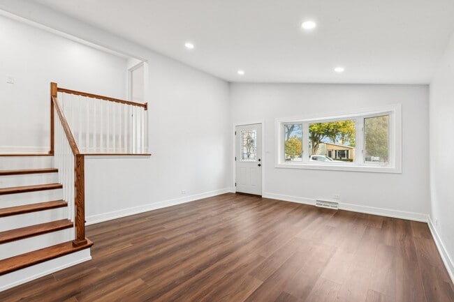 Building Photo - 26 N Craig Pl