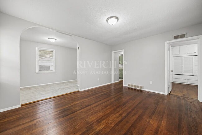 Building Photo - Berclair Beauty: Newly Renovated 3 Bed, 2 ...