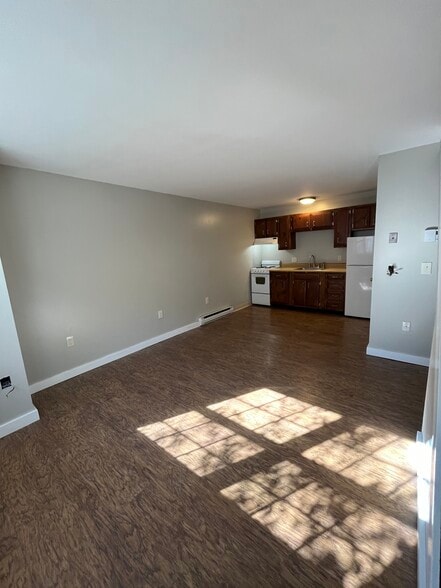 Building Photo - 46 Turnpike St