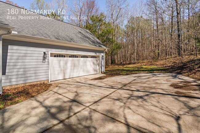 Building Photo - 180 Normandy Rd