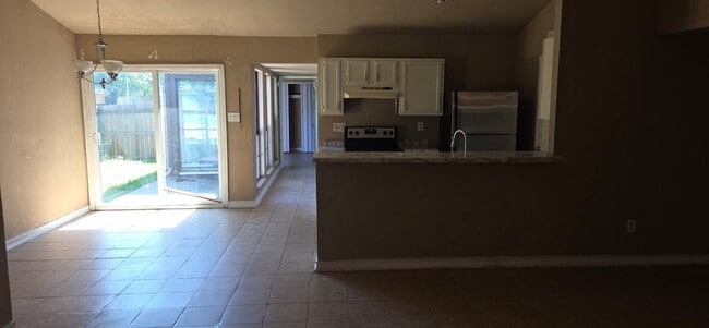 Building Photo - 5620 Hollow Pines Dr