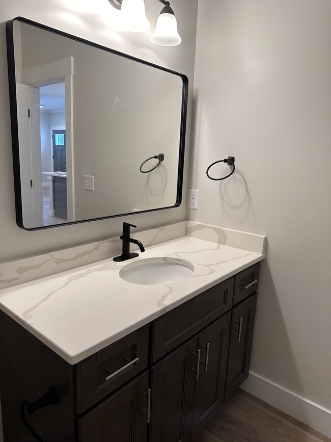 Building Photo - 249 N Carter St